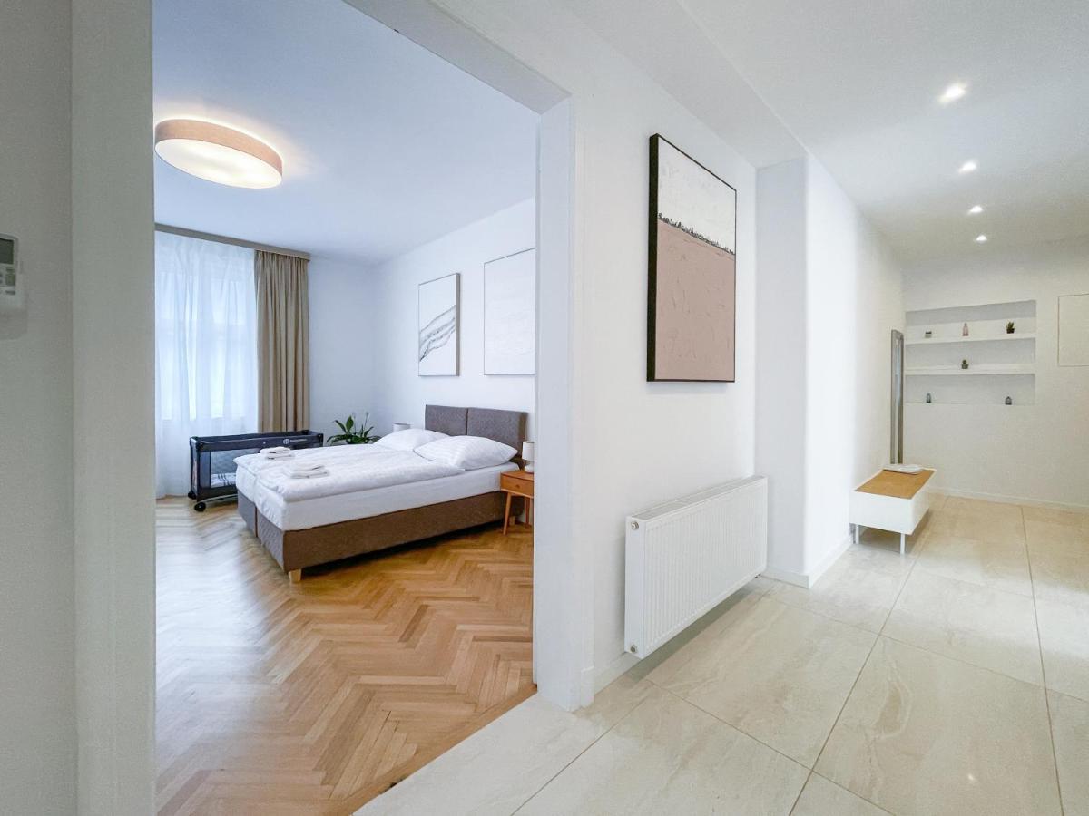 Elysian Apartment Братислава Экстерьер фото